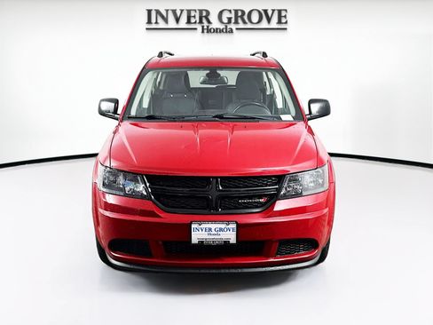 Used 2020 Dodge Journey SE w/ SE Popular Equipment Group FWD image 2