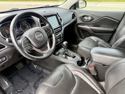 Used 2019 Jeep Cherokee Limited AWD/4WD image 25