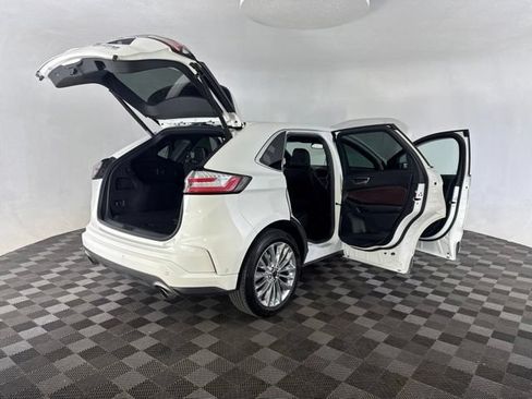 Used 2020 Ford Edge Titanium w/ Equipment Group 301A AWD/4WD image 16