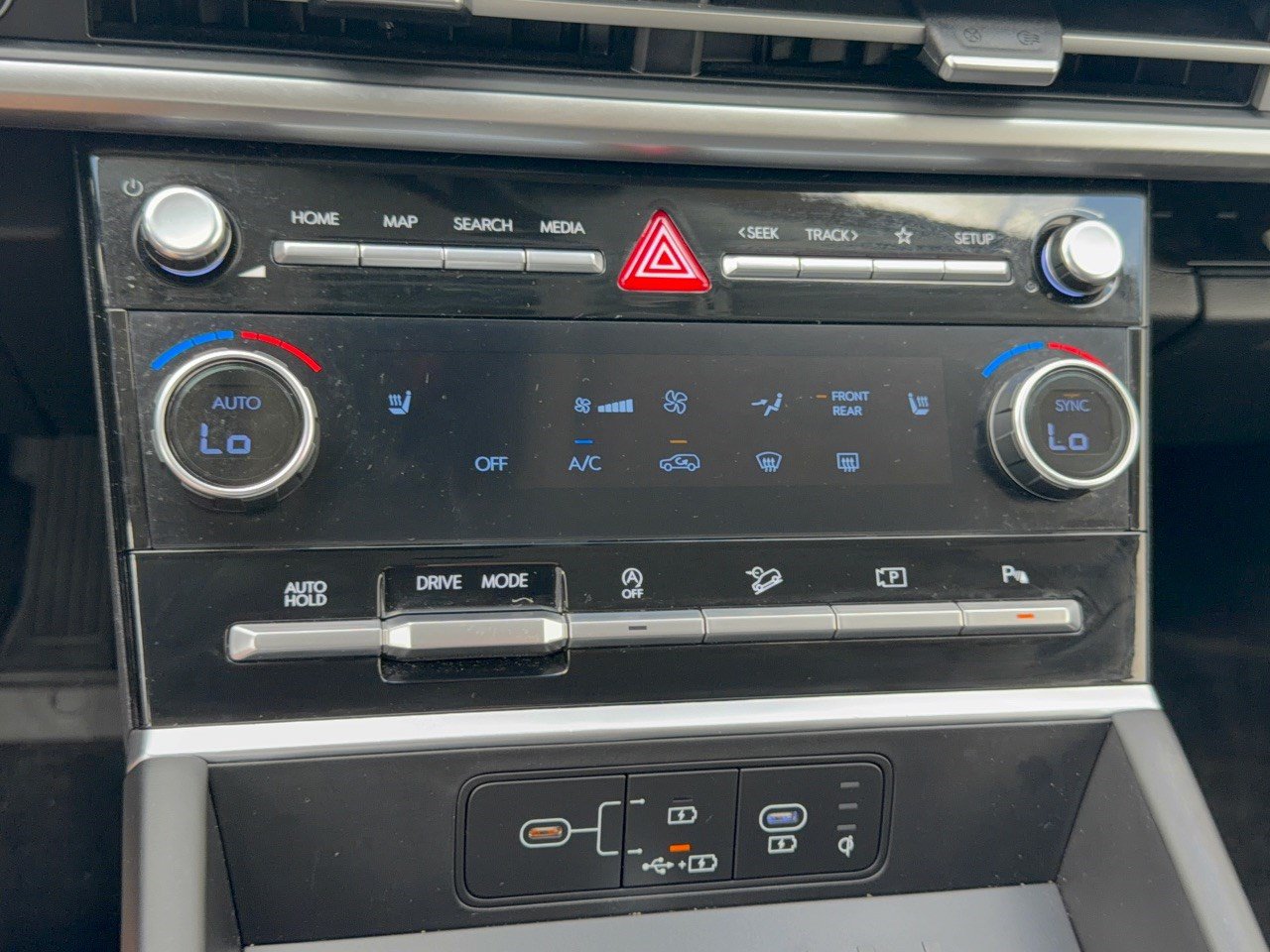 Used 2026 Hyundai Santa Fe SEL FWD image 22