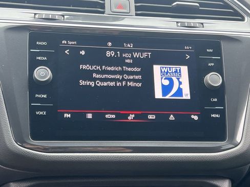 Certified 2022 Volkswagen Tiguan SEL R-Line image 16