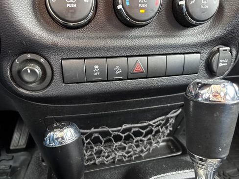 Used 2016 Jeep Wrangler Unlimited Sport AWD/4WD image 25