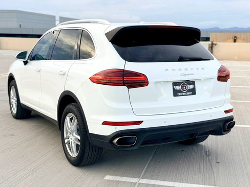 Used 2016 Porsche Cayenne AWD/4WD image 5