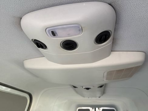 Used 2017 Mercedes-Benz Sprinter 2500 image 21