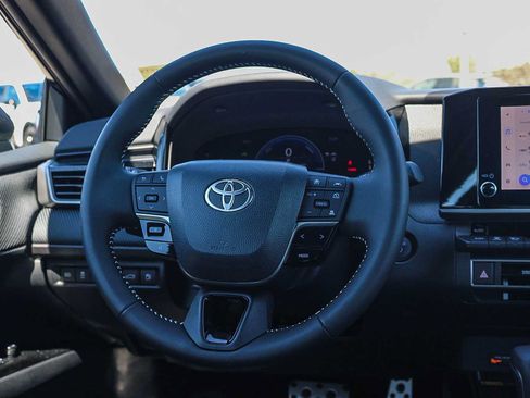 Used 2026 Toyota Camry SE FWD image 15