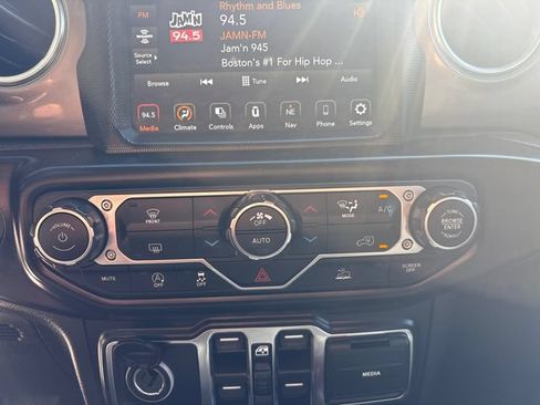 Used 2022 Jeep Gladiator Overland AWD/4WD image 31