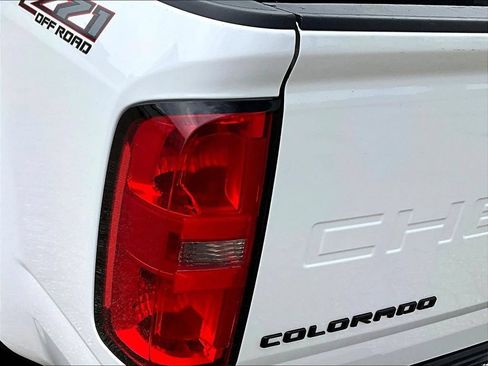 Used 2022 Chevrolet Colorado Z71 w/ Safety Package AWD/4WD image 26