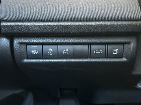 Used 2025 Toyota Camry LE FWD image 25