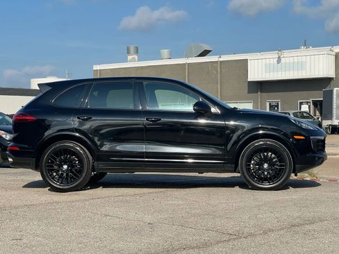 Used 2017 Porsche Cayenne Platinum Edition image 8
