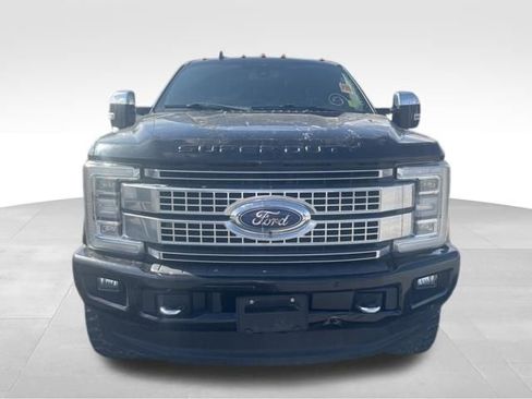 Used 2019 Ford F250 Platinum w/ Platinum Ultimate Package AWD/4WD image 2