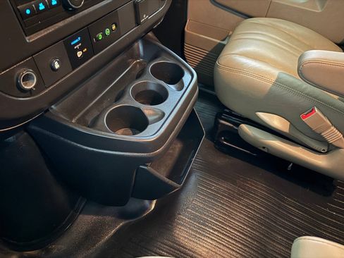 Used 2017 Chevrolet Express 2500 RWD image 49
