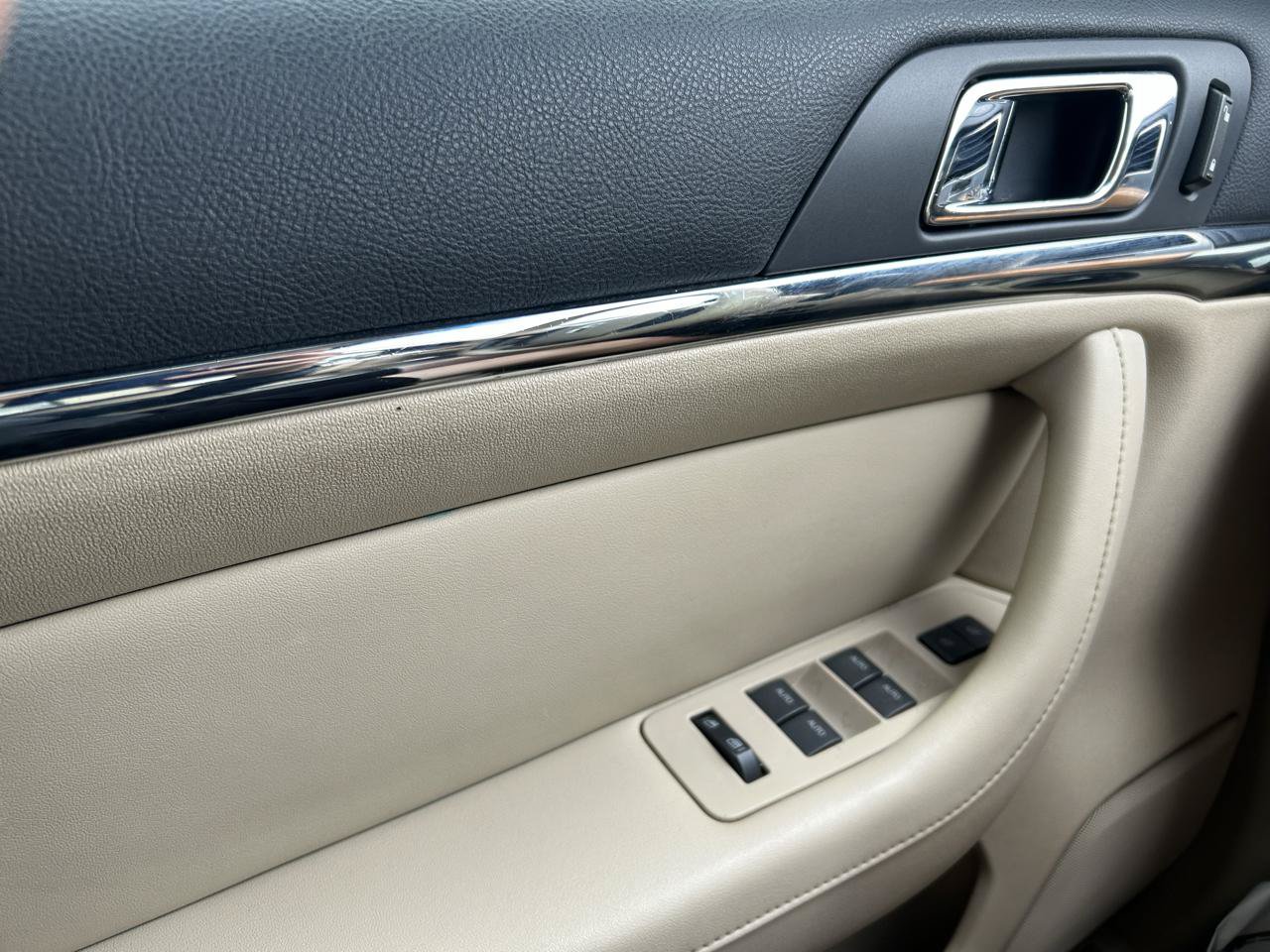 Used 2009 Lincoln MKS AWD image 26