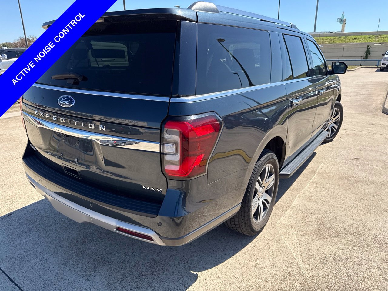Used 2024 Ford Expedition Max Limited RWD image 12