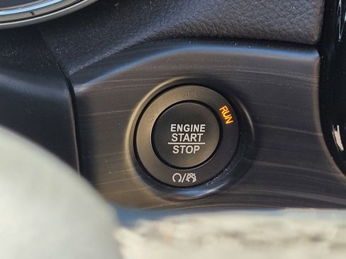 Used 2019 Jeep Grand Cherokee Limited image 26