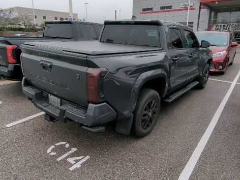 Used 2025 Toyota Tacoma SR5 image 8