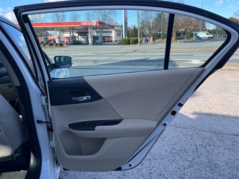 Used 2013 Honda Accord LX image 13