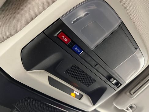 New 2026 Subaru Crosstrek 2.5i Limited w/ Crosstrek Mirror Package image 21