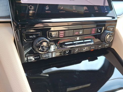 Certified 2025 Jeep Grand Cherokee L Limited w/ Trailer Tow Package image 17