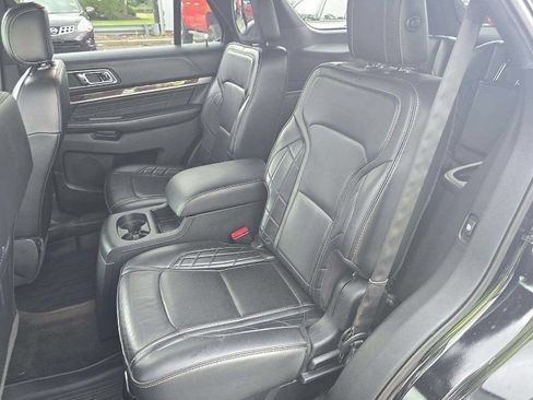 Used 2017 Ford Explorer Platinum AWD/4WD image 11