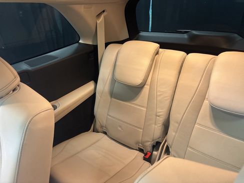 Used 2021 Mercedes-Benz GLS 580 GLS 580 image 32