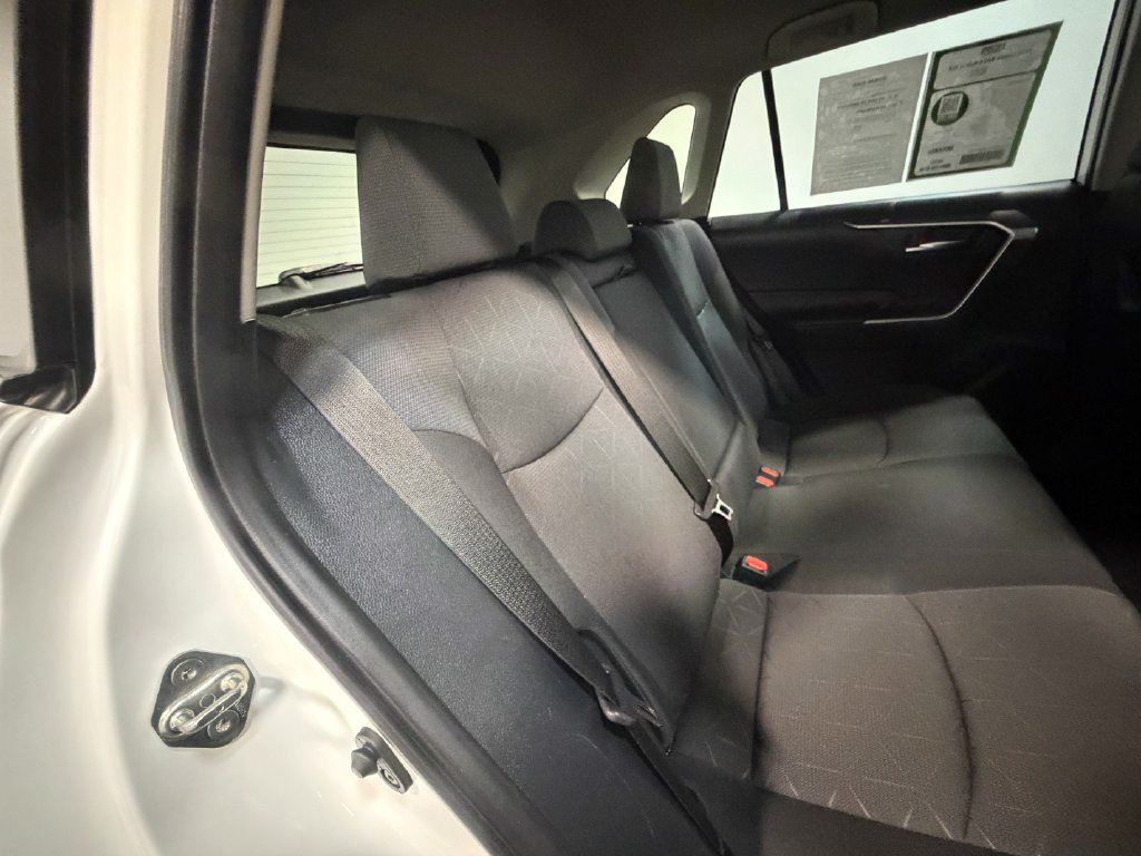 Used 2025 Toyota RAV4 XLE AWD/4WD image 66
