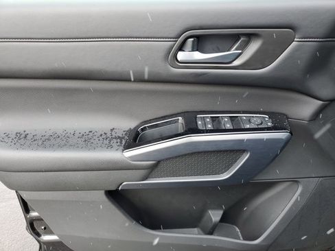 Certified 2025 Nissan Pathfinder SL image 22