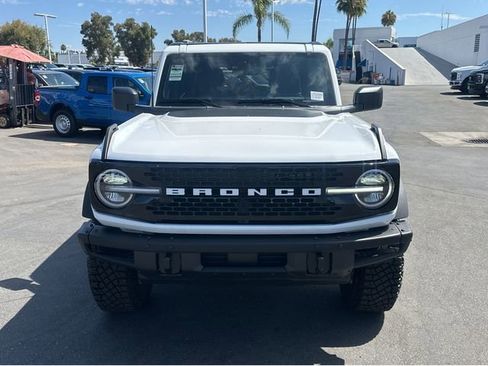 New 2025 Ford Bronco Badlands image 2
