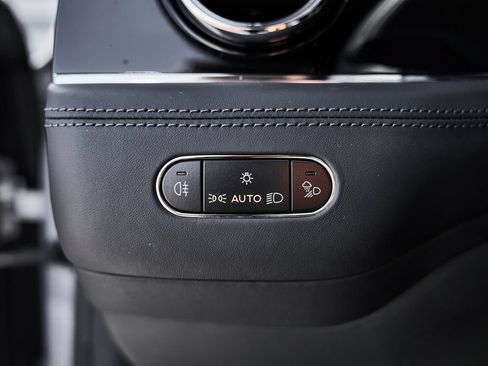 Used 2025 Bentley Bentayga AWD/4WD image 55