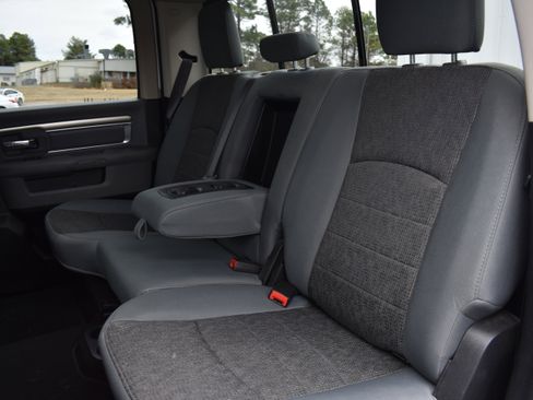 Used 2018 RAM 1500 Big Horn image 28