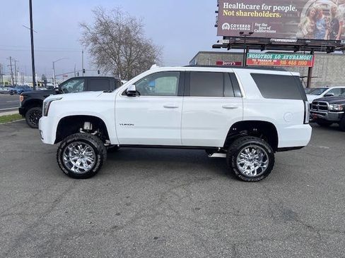 Used 2017 GMC Yukon SLE w/ SLE Value Package image 9