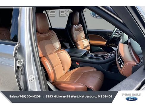 Used 2023 Lincoln Aviator Reserve w/ Equipment Group 201A RWD image 6
