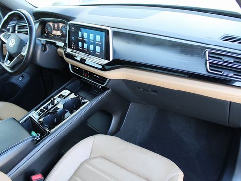 Certified 2024 Volkswagen Atlas Cross Sport SEL R-Line image 30