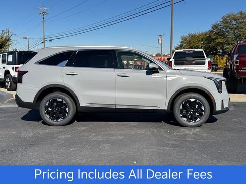 New 2026 Kia Sorento S AWD/4WD image 2