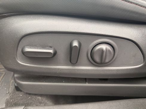 Used 2023 Chevrolet TrailBlazer RS w/ Sun and Liftgate Package image 20