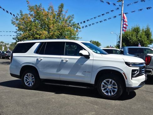Certified 2025 Chevrolet Tahoe LT AWD/4WD image 3