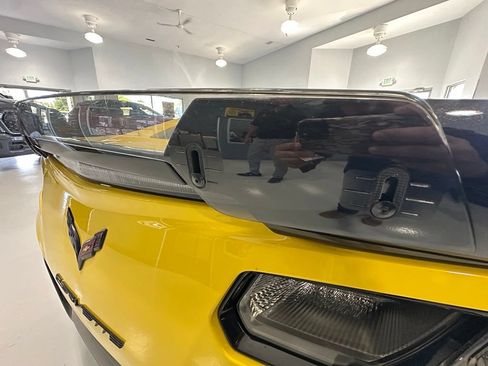 Used 2019 Chevrolet Corvette Z06 RWD image 12