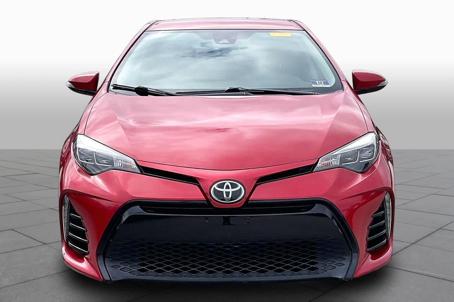 Used 2017 Toyota Corolla SE w/ Carpet Mat Package (TMS) FWD image 4