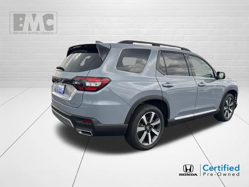 Used 2025 Honda Pilot Elite image 3