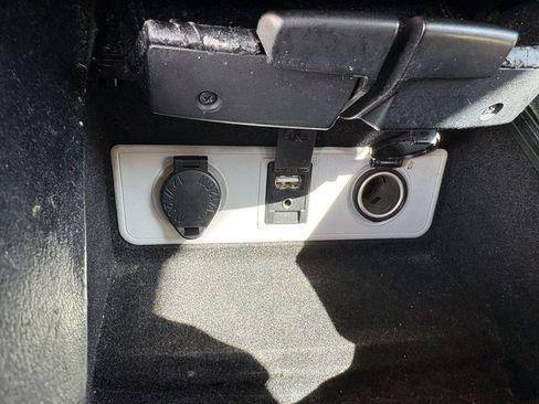 Used 2015 Toyota Avalon Limited image 21