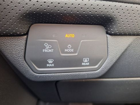 New 2026 Volkswagen Atlas SE image 12