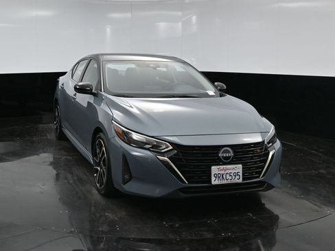 Used 2025 Nissan Sentra SR image 1