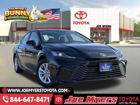 Used 2026 Toyota Camry LE image 1