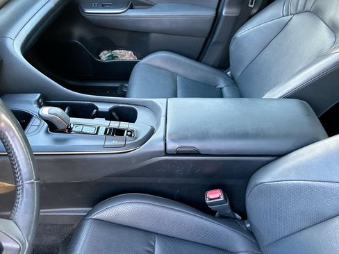 Used 2023 Toyota Crown AWD/4WD image 30