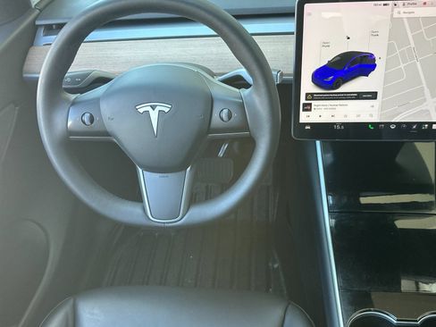 Used 2021 Tesla Model Y Long Range AWD/4WD image 14