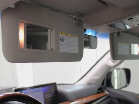 Used 2017 Lexus LX 570 4WD w/ Luxury Package image 68