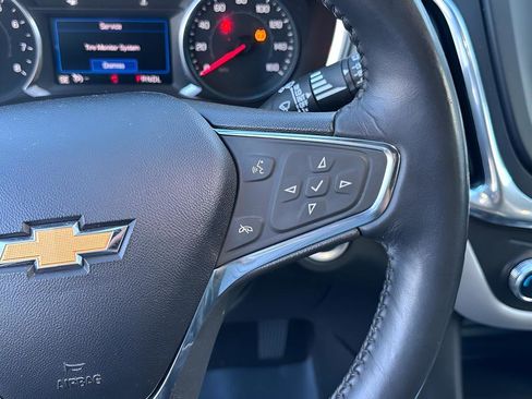 Used 2019 Chevrolet Equinox LT image 16