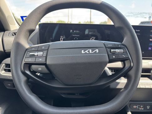 Used 2025 Kia K4 FWD image 27