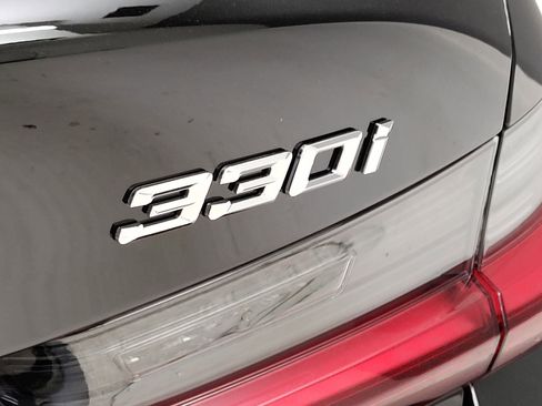 Used 2025 BMW 330i Sedan w/ Convenience Package image 10