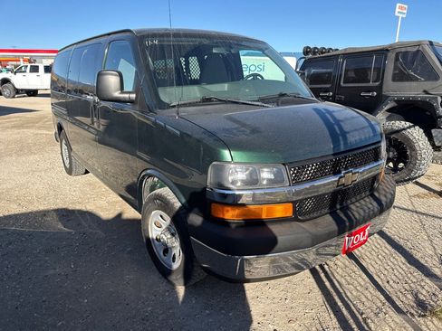 Used 2014 Chevrolet Express 1500 LT w/ LT Preferred Equipment Group image 2
