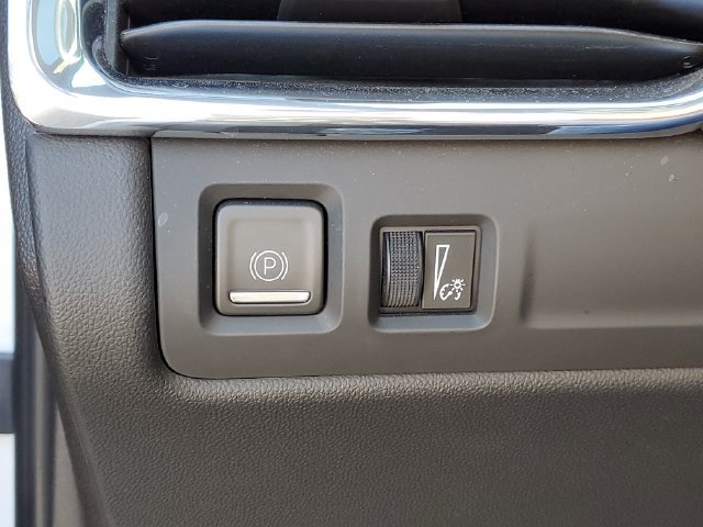 Certified 2019 Cadillac XT4 Sport w/ Cold Weather Package AWD/4WD image 23